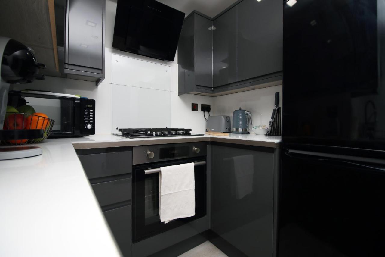 New 2 Bed Comfort - Functional - Secure - Private Cardiff Exterior photo